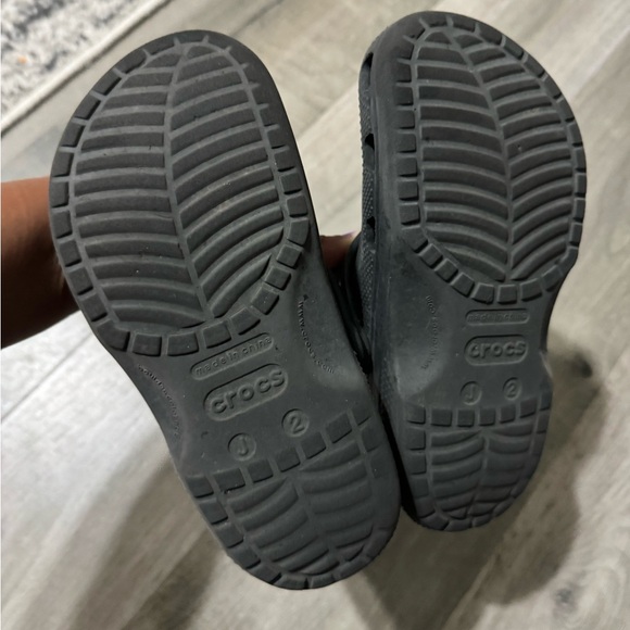 Youth black crocs - Picture 6 of 9